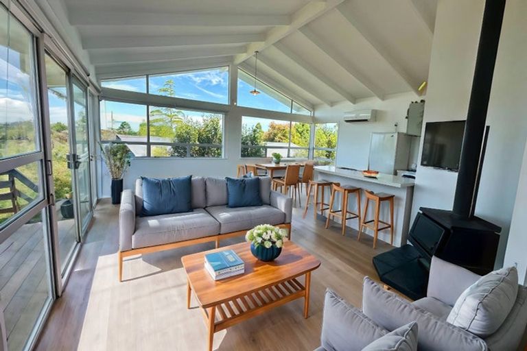 Photo of property in 3 Hartley Terrace, Massey, Auckland, 0614