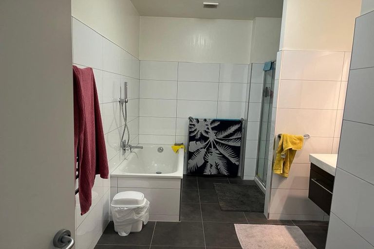 Photo of property in 25u5 Home Street, Mount Victoria, Wellington, 6011