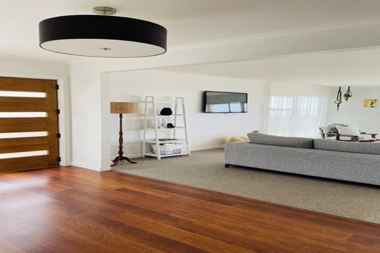 Photo of property in 489 Whangaparaoa Road, Stanmore Bay, Whangaparaoa, 0932