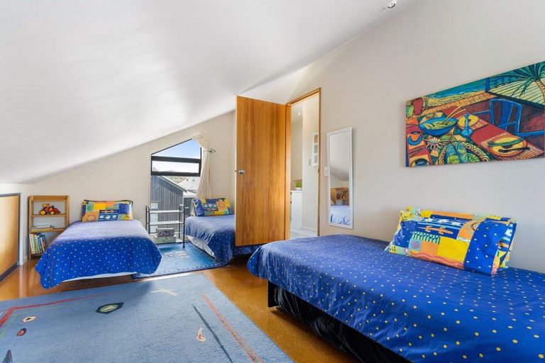 Photo of property in 210 Linton Crescent, Whangamata, 3620