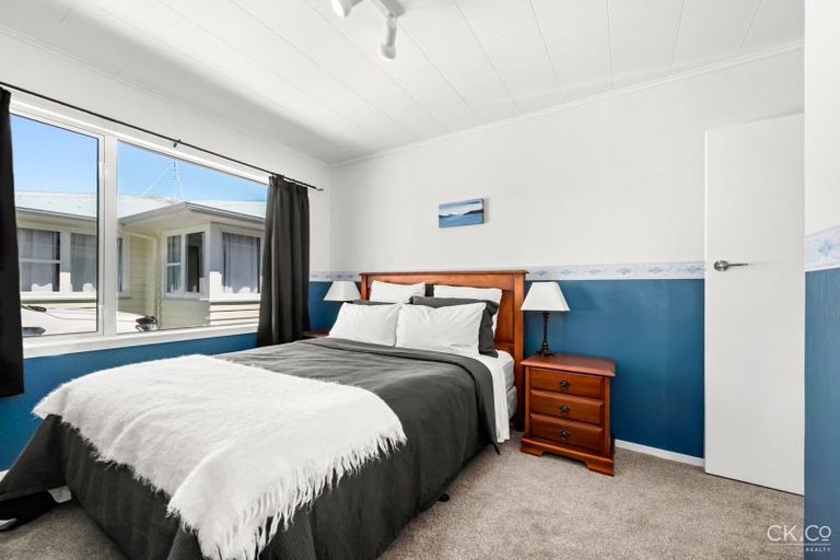 Photo of property in 71 Holdsworth Avenue, Trentham, Upper Hutt, 5018