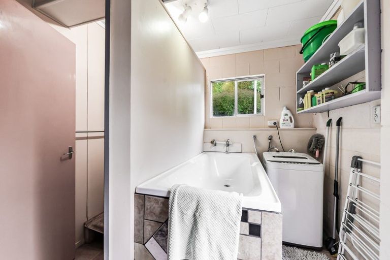 Photo of property in 92 Poaka Avenue, Dinsdale, Hamilton, 3204