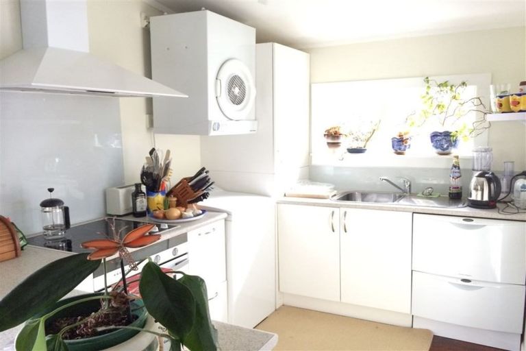 Photo of property in 1/42 Rata Street, New Lynn, Auckland, 0600