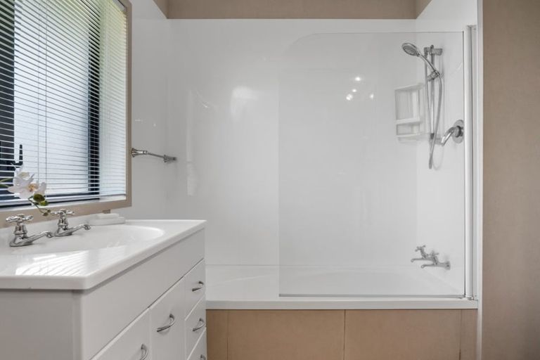 Photo of property in 2 Pemberton Crescent, Greerton, Tauranga, 3112