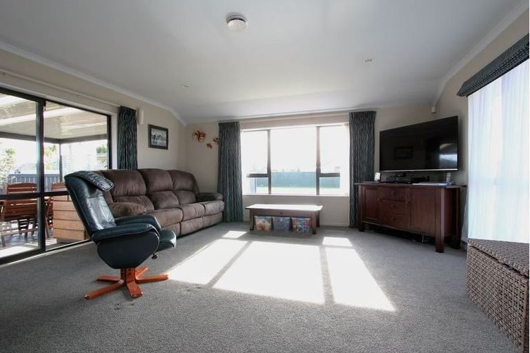 Photo of property in 211 Rolleston Drive, Rolleston, 7614