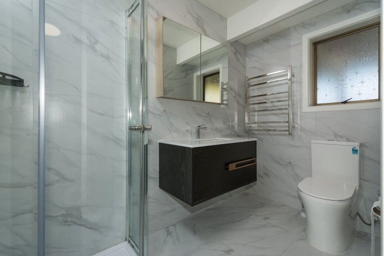 Photo of property in 24 Baltimore Place, Forrest Hill, Auckland, 0620