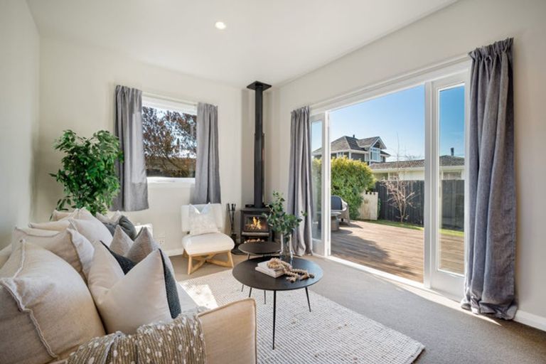 Photo of property in 27 Wades Avenue, Saint Martins, Christchurch, 8022