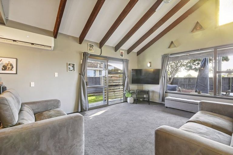 Photo of property in 15 Kalmia Place, Kaiapoi, 7630