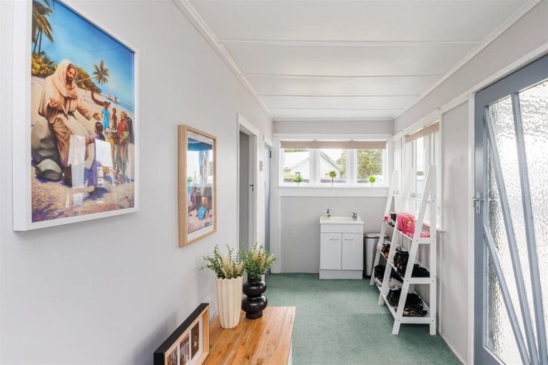 Photo of property in 10 Rira Street, Marton, 4710