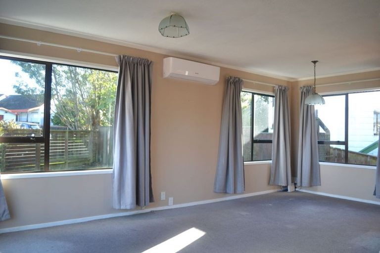 Photo of property in 52f1 Guadeloupe Crescent, Grenada Village, Wellington, 6037