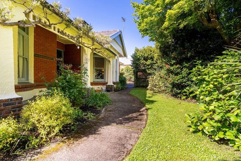 Photo of property in 4 Willowbank, North Dunedin, Dunedin, 9016