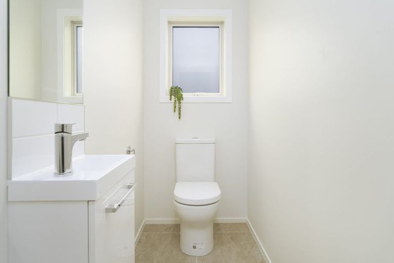 Photo of property in 1 Pine Hill Rise, Glenside, Wellington, 6037