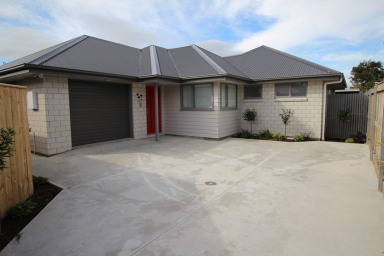 Photo of property in 52a Weston Avenue, Roslyn, Palmerston North, 4414
