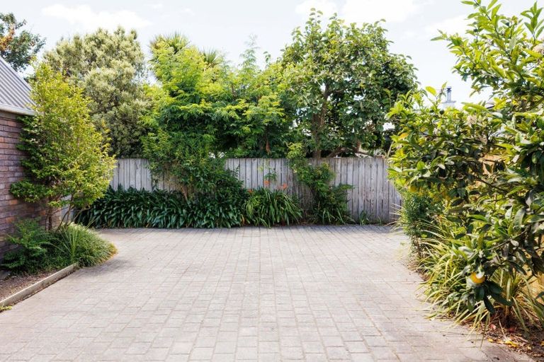 Photo of property in 51a Stanley Avenue, Palmerston North, 4414