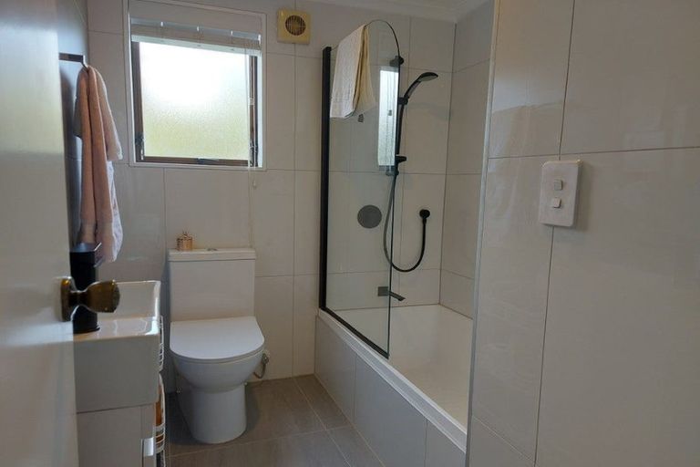 Photo of property in 2/436 Great South Road, Opaheke, Papakura, 2113