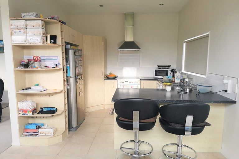 Photo of property in 32a Miro Street, New Lynn, Auckland, 0600