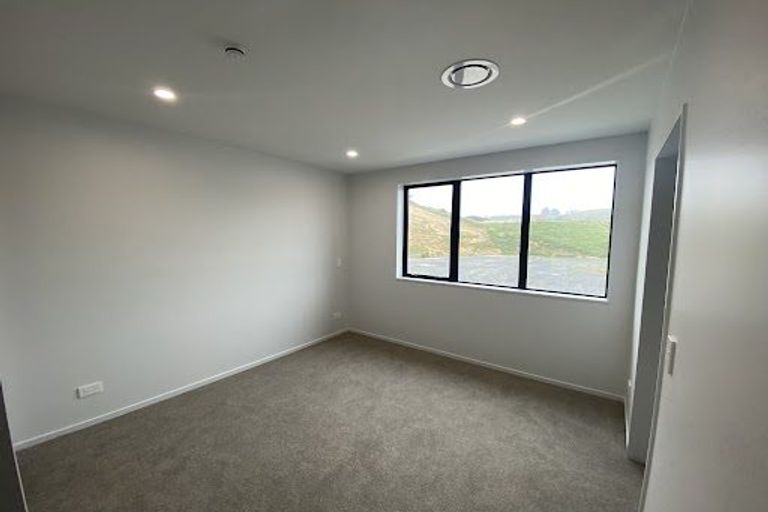 Photo of property in 50 Oakum Road, Whitby, 5024