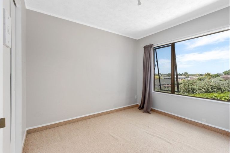 Photo of property in 16 Kokako Place, Taradale, Napier, 4112