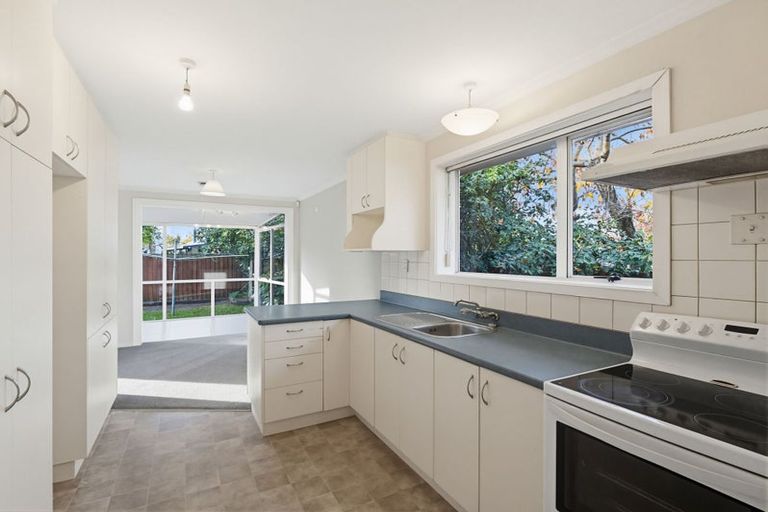 Photo of property in 10 Aztec Place, Redwood, Christchurch, 8051