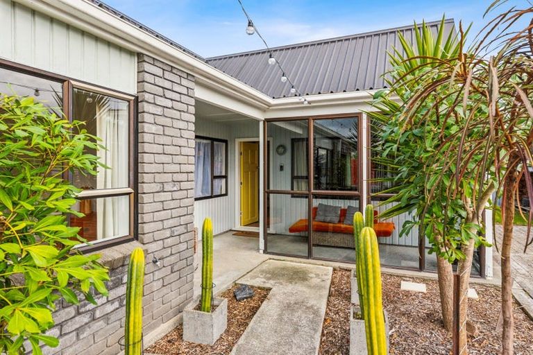 Photo of property in 38 Kapanui Road, Waikanae, 5036