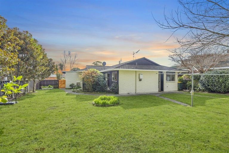Photo of property in 19 Wesley Avenue, Frankleigh Park, New Plymouth, 4310