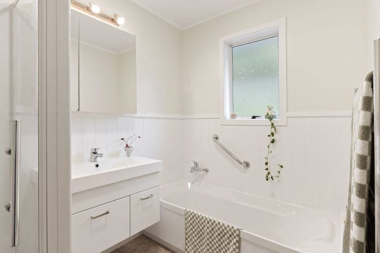 Photo of property in 57 Seddon Crescent, Whataupoko, Gisborne, 4010