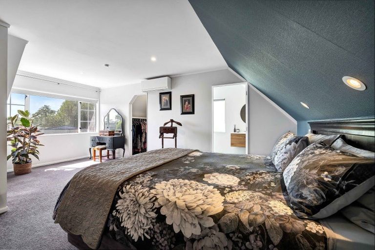 Photo of property in 5 Tamati Place, Merrilands, New Plymouth, 4312