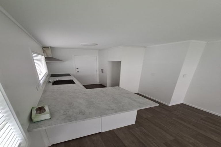 Photo of property in 30 Faith Bullock Place, New Lynn, Auckland, 0600