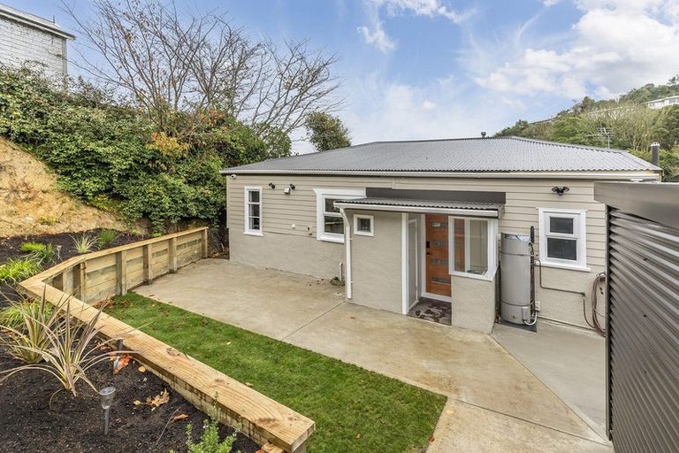 Photo of property in 112b Newlands Road, Newlands, Wellington, 6037