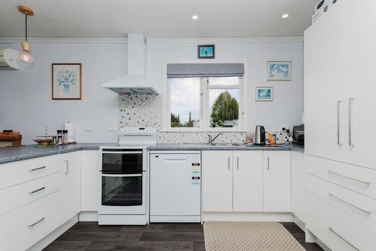 Photo of property in 68 Miller Street, Dannevirke, 4930