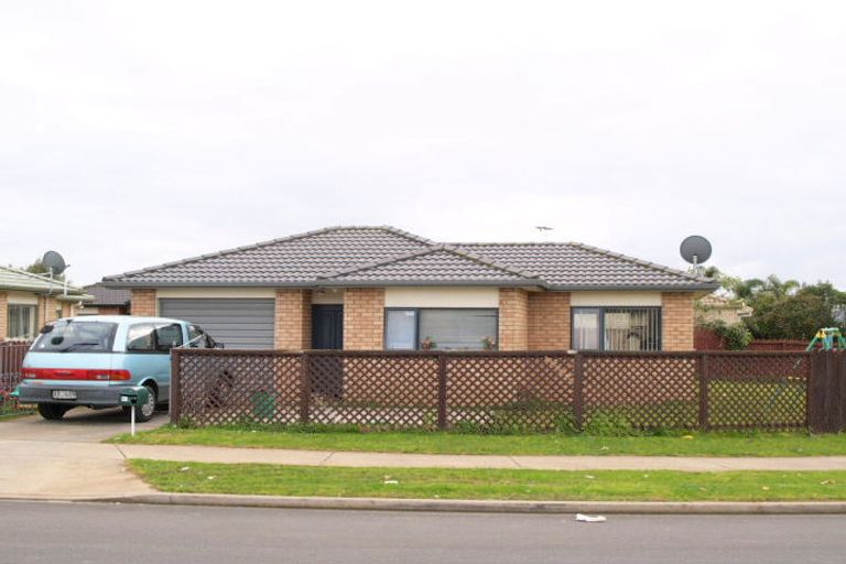 Photo of property in 11 Langiola Drive, Favona, Auckland, 2024