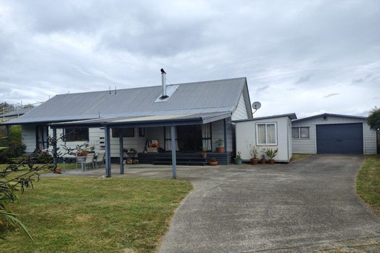 Photo of property in 29 Matthew Place, Kawaha Point, Rotorua, 3010