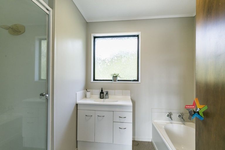Photo of property in 15 Sheridan Terrace, Johnsonville, Wellington, 6037