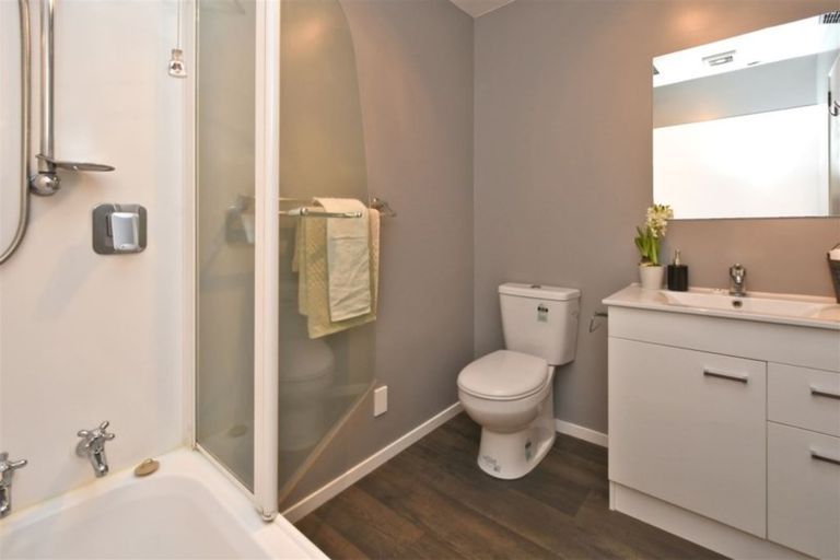 Photo of property in 36 Riverlaw Terrace, Saint Martins, Christchurch, 8022