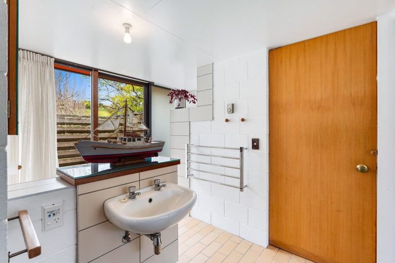 Photo of property in 17 Toop Street, Havelock North, 4130