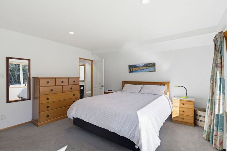 Photo of property in 96a Warren Crescent, Hillmorton, Christchurch, 8025