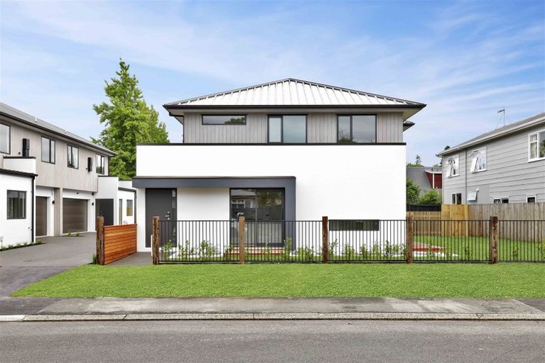 Photo of property in 64u4 Banbury Crescent, Fairfield, Hamilton, 3214