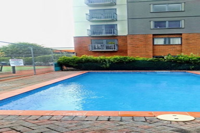 Photo of property in 1h/10 Crown Lynn Place, New Lynn, Auckland, 0600