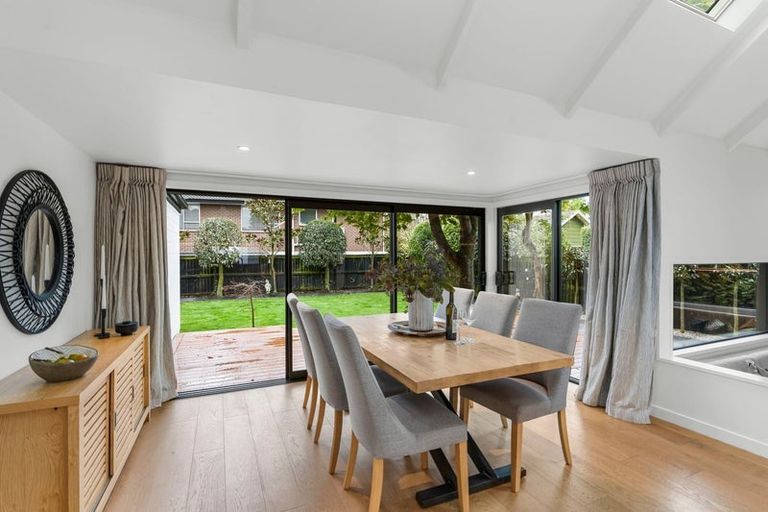 Photo of property in 9 Ringwood Place, Avonhead, Christchurch, 8042