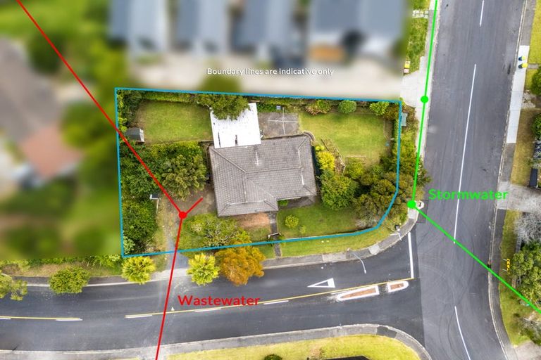 Photo of property in 1 Cedar Heights Avenue, Massey, Auckland, 0614