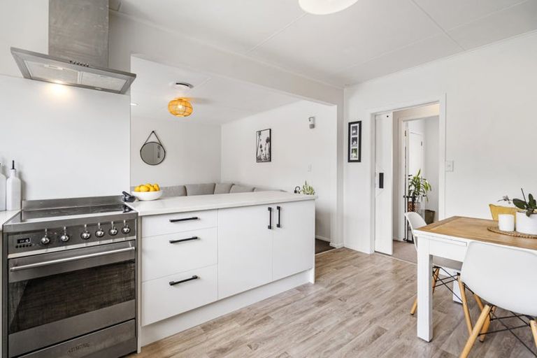 Photo of property in 2a Helga Crescent, Te Atatu Peninsula, Auckland, 0610