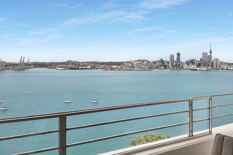 Photo of property in 45 Stanley Point Road, Stanley Point, Auckland, 0624