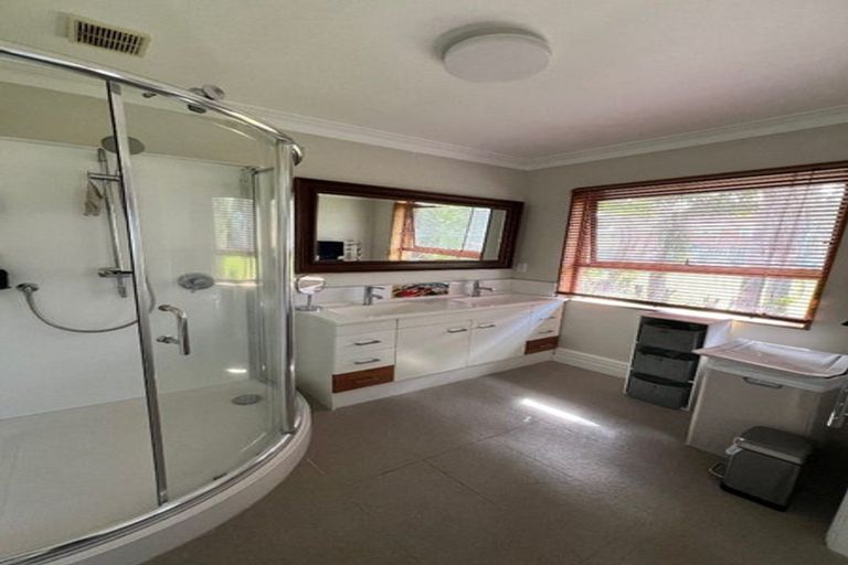 Photo of property in 2/46 Lyons Avenue, Murrays Bay, Auckland, 0630