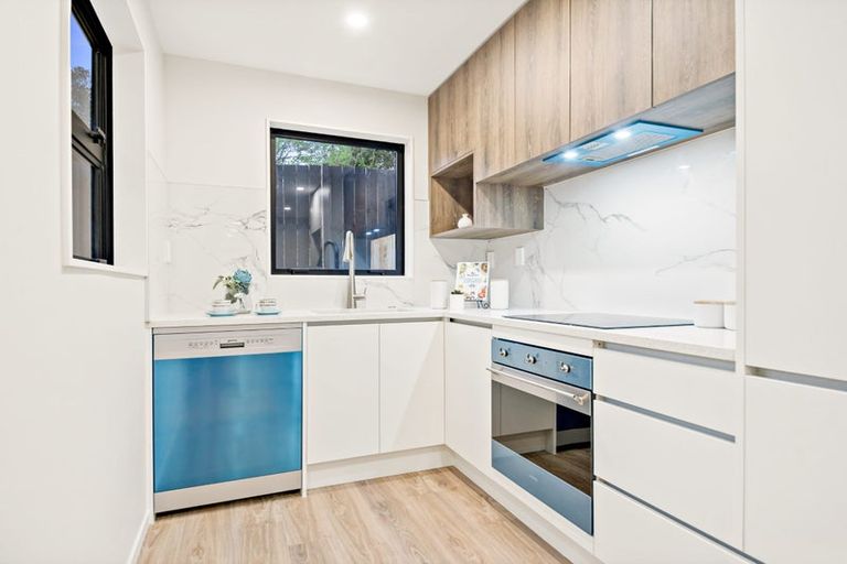 Photo of property in 8b Butterworth Drive, Glendene, Auckland, 0602