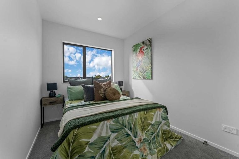 Photo of property in 3/1 Benita Place, Sunnyvale, Auckland, 0612