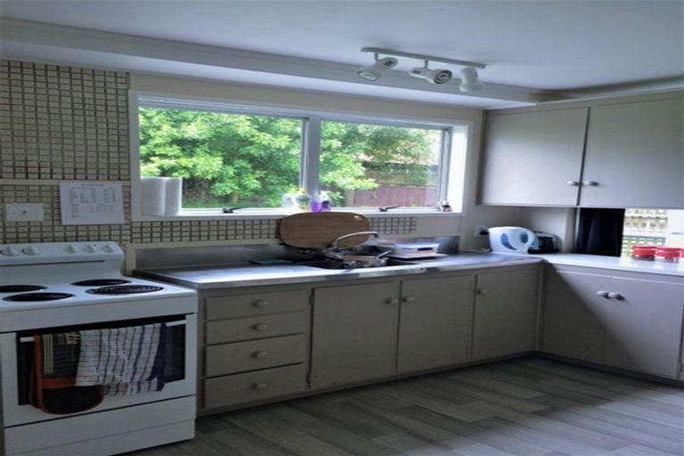 Photo of property in 52 Hartley Terrace, Massey, Auckland, 0614