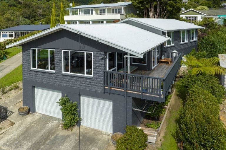 Photo of property in 3 Russell Street, Picton, 7220