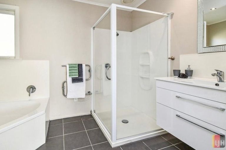 Photo of property in 431a Great South Road, Opaheke, Papakura, 2113