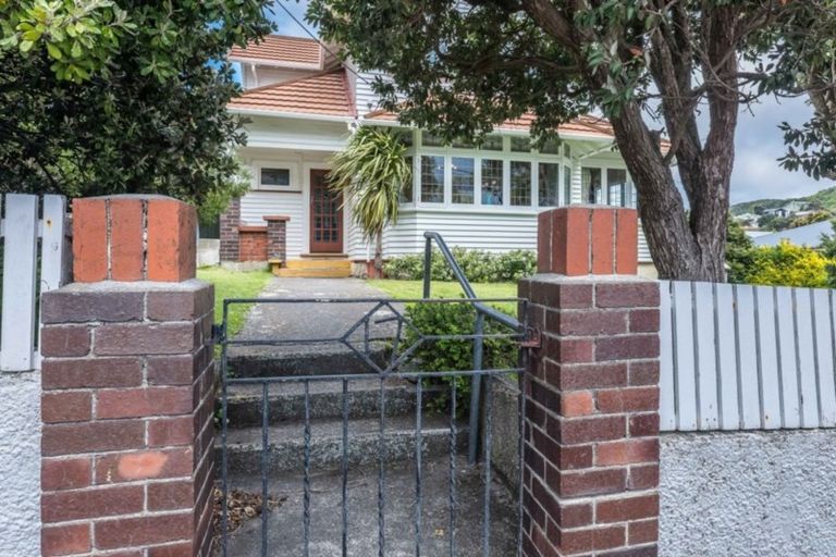 Photo of property in 17 Tamar Street, Island Bay, Wellington, 6023