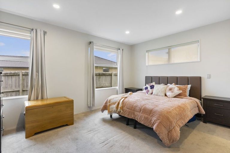 Photo of property in 35 Harriet Johnston Drive, Pokeno, 2402